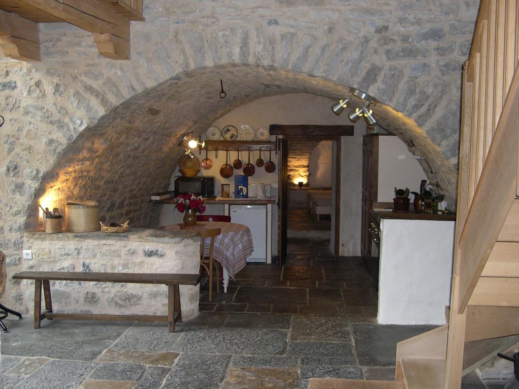 La Bergerie Bed & Breakfast Sainte-Eulalie-de-Cernon Exterior photo